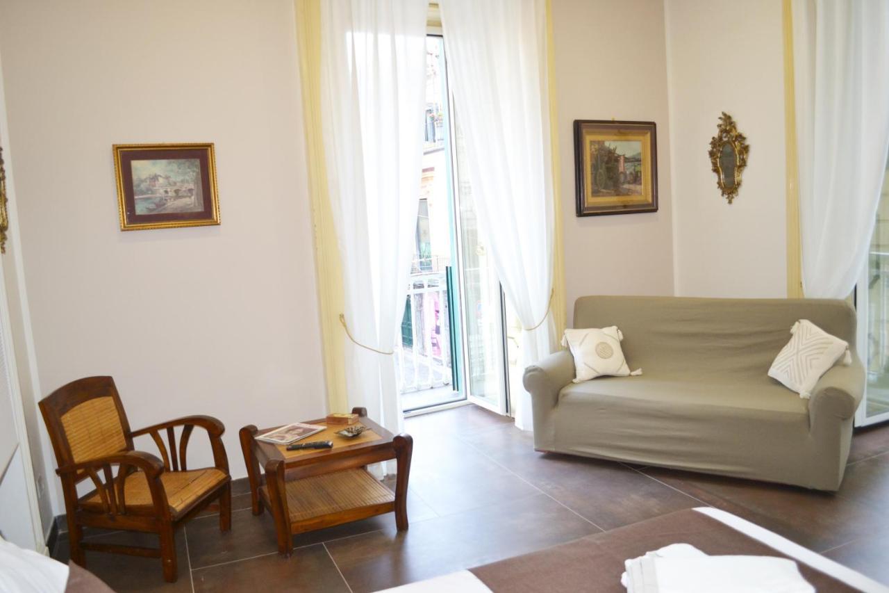 Questo Rinascimento Casa Newman Napoli Exterior foto