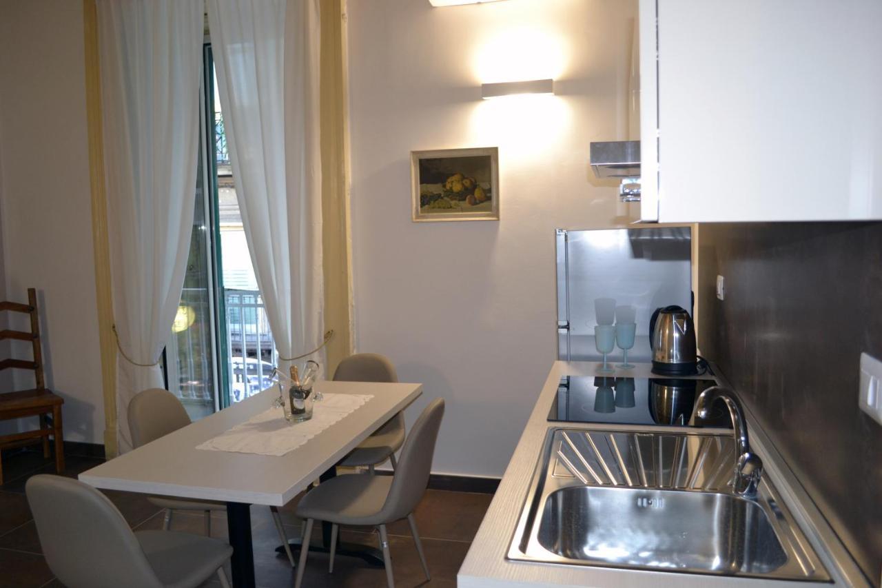 Questo Rinascimento Casa Newman Napoli Exterior foto