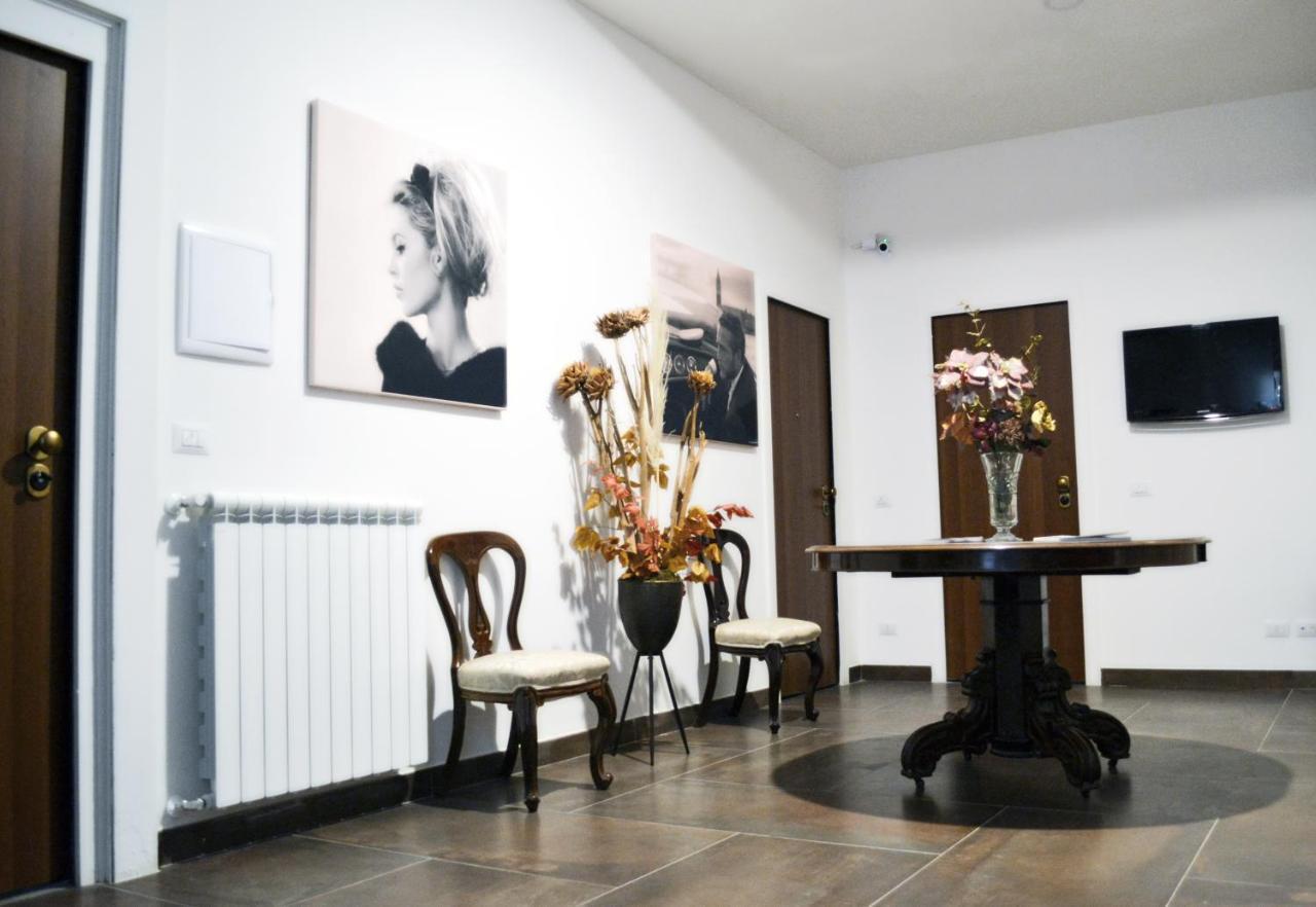 Questo Rinascimento Casa Newman Napoli Exterior foto